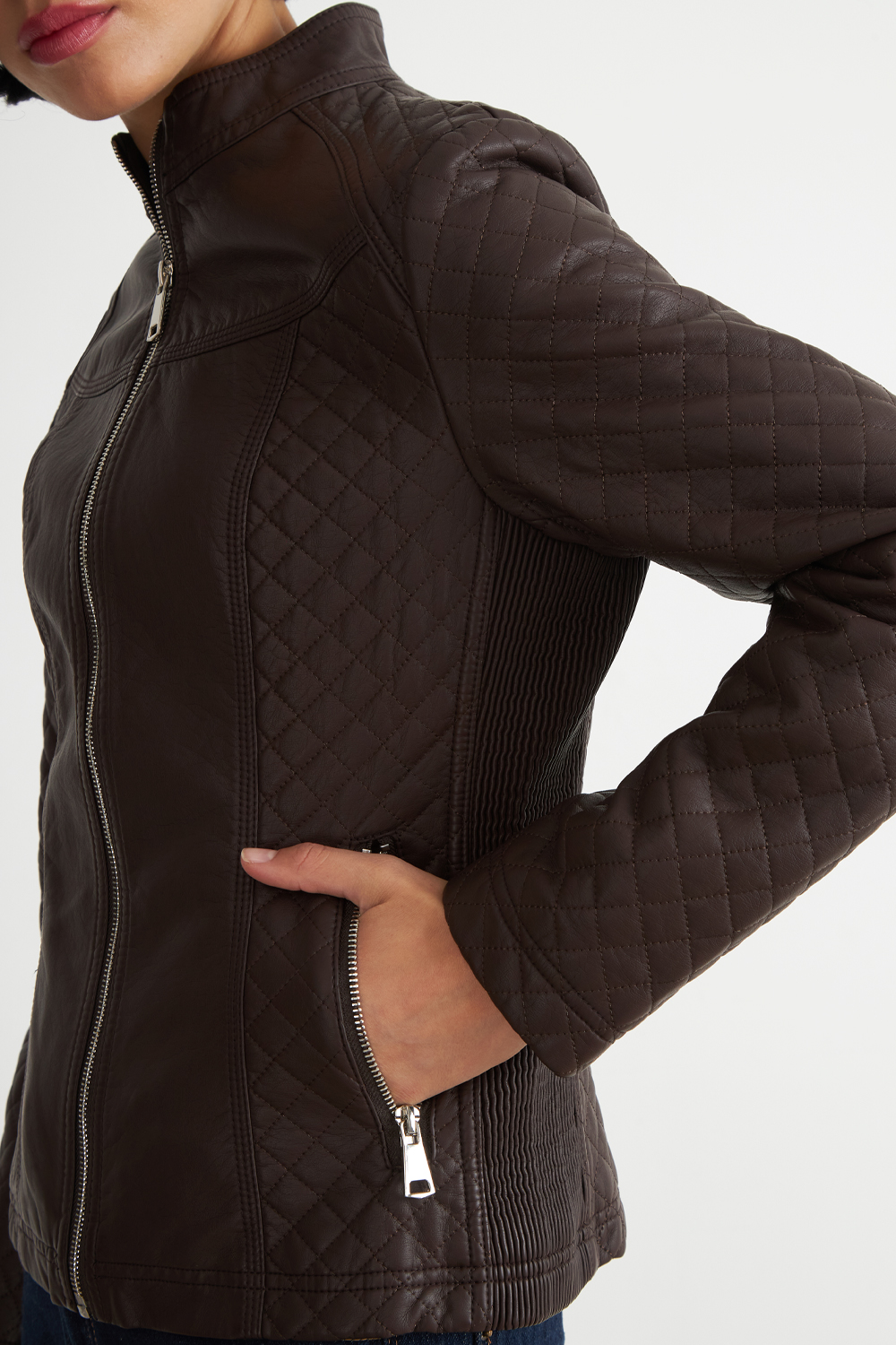 CHAQUETA ECOCUERO ACOLCHADO CUELLO MAO CAFE  NICOPOLY - 6