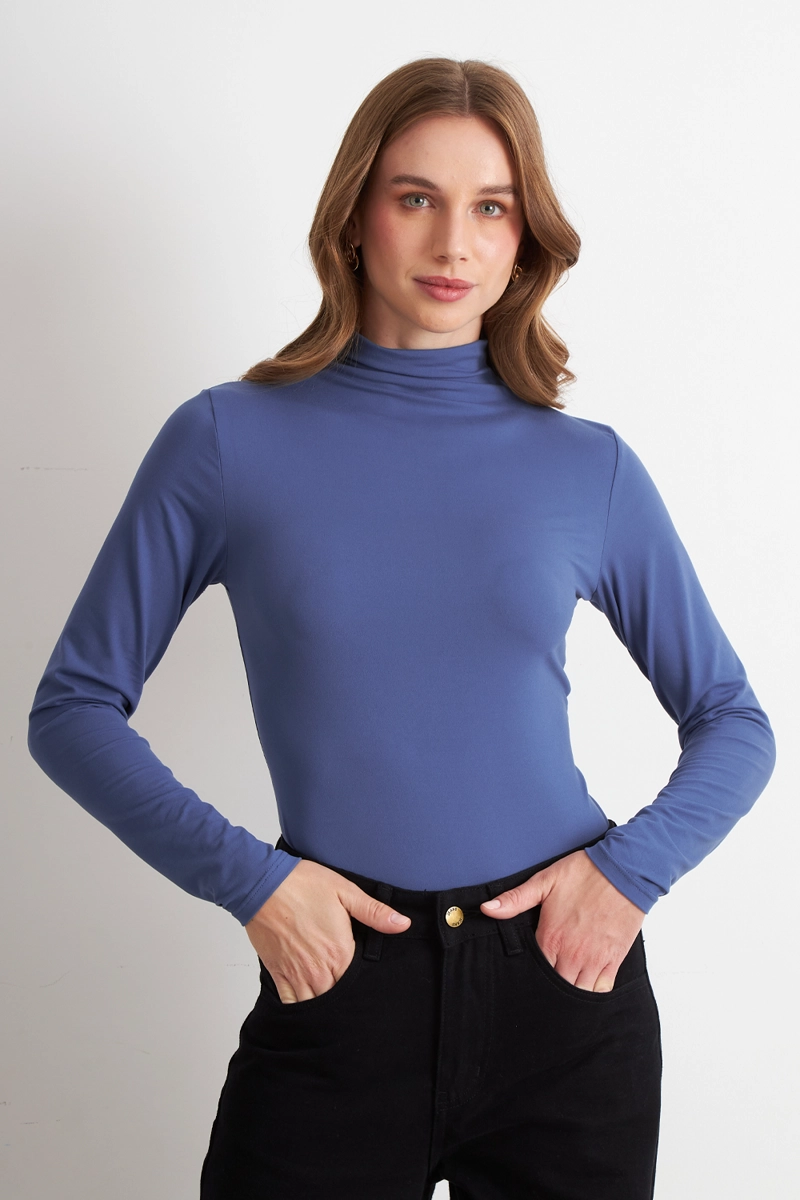 POLERA MANGA LARGA CUELLO ALTO AZUL NICOPOLY - 1