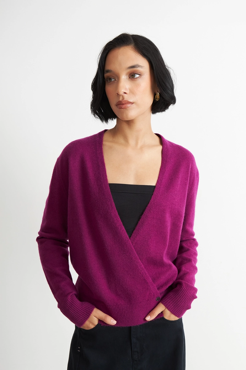 SWEATER CRUZADO CON BOTONES MORADO NICOPOLY - 5
