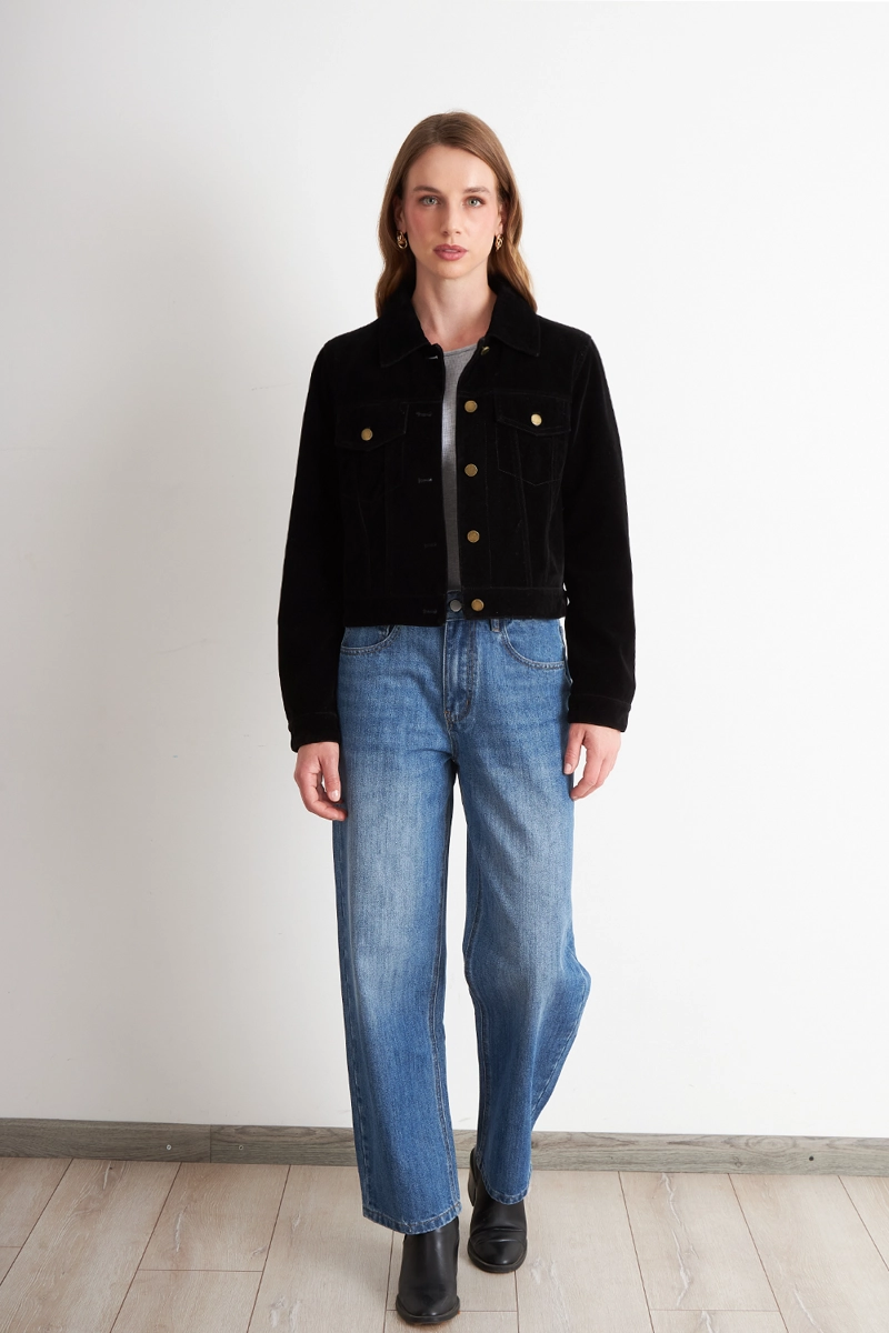 CHAQUETA CORTA TIPO GAMUZA NEGRO NICOPOLY - 2
