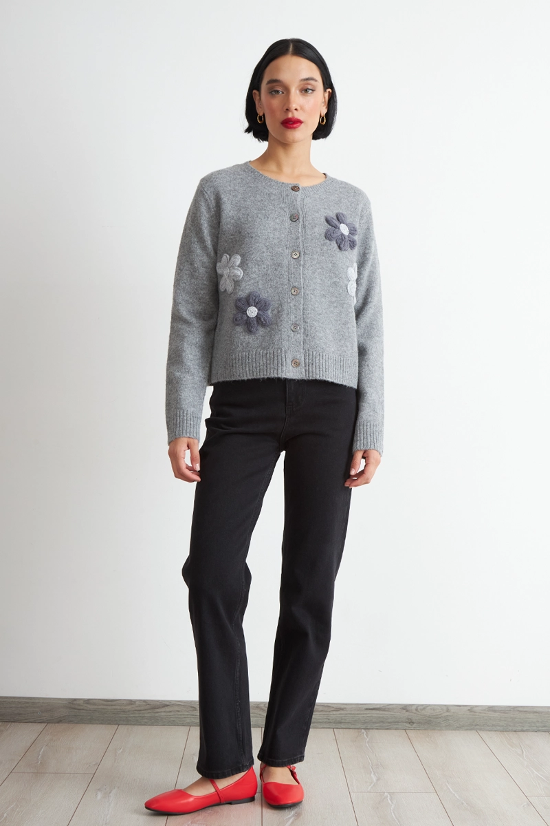 CARDIGAN FLORES TEJIDAS GRIS NICOPOLY - 2
