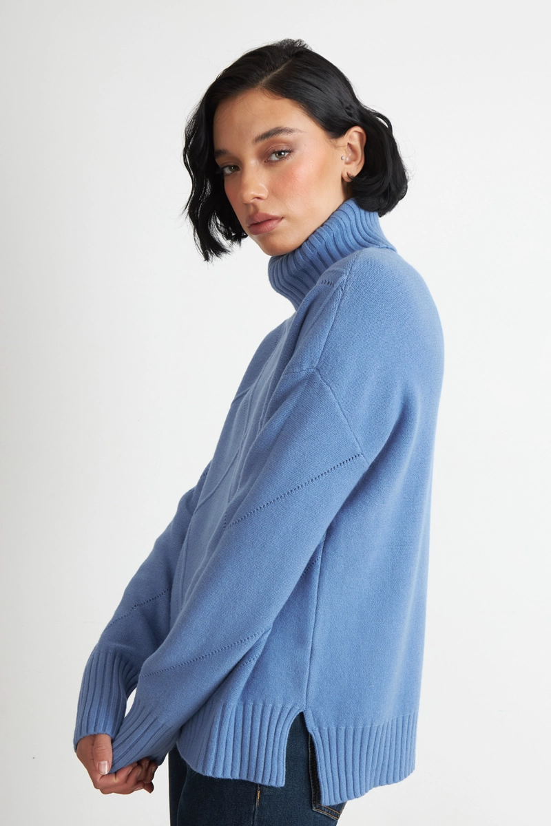 SWEATER CUELLO ALTO ROMBOS AZUL NICOPOLY - 3