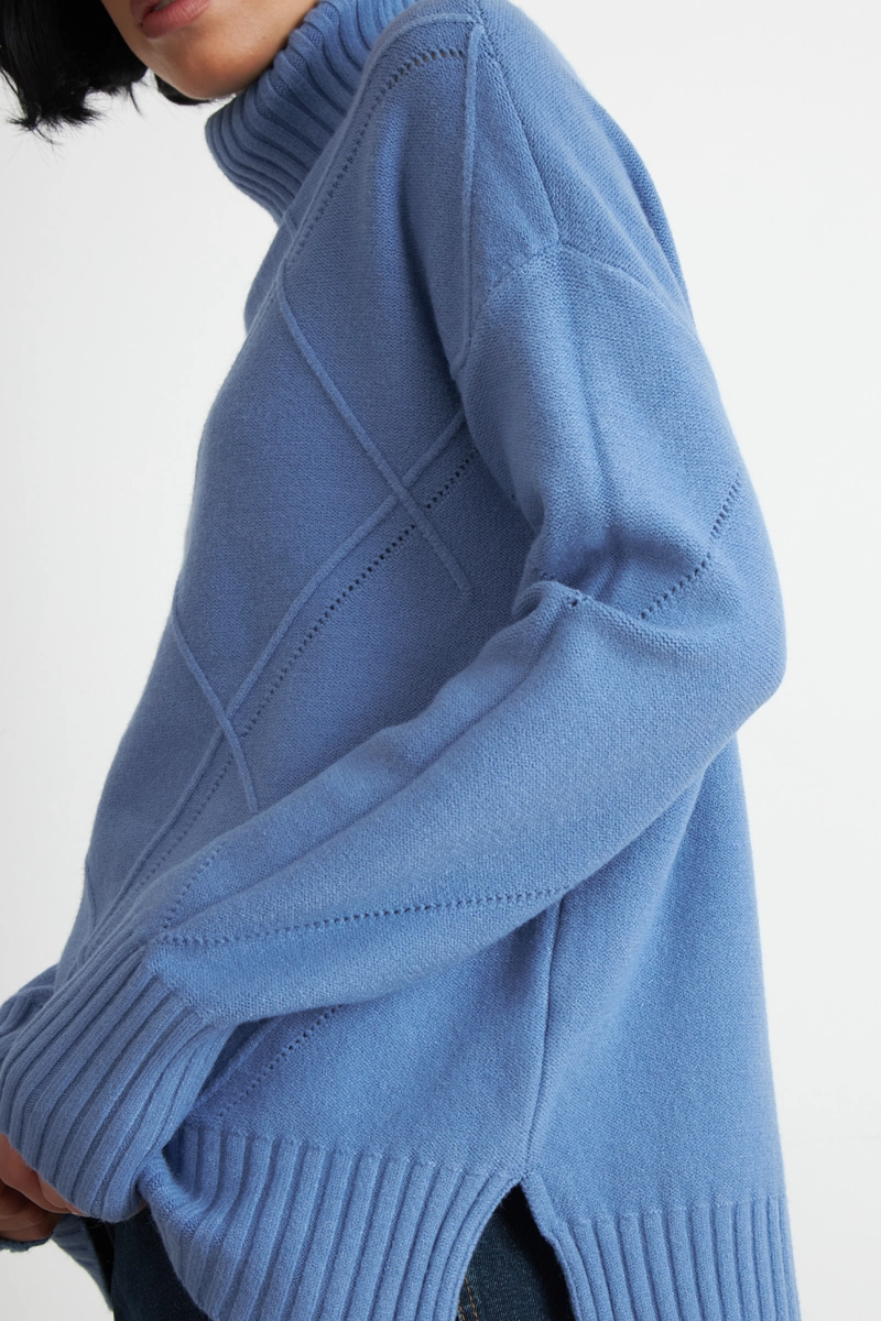 SWEATER CUELLO ALTO ROMBOS AZUL NICOPOLY - 6