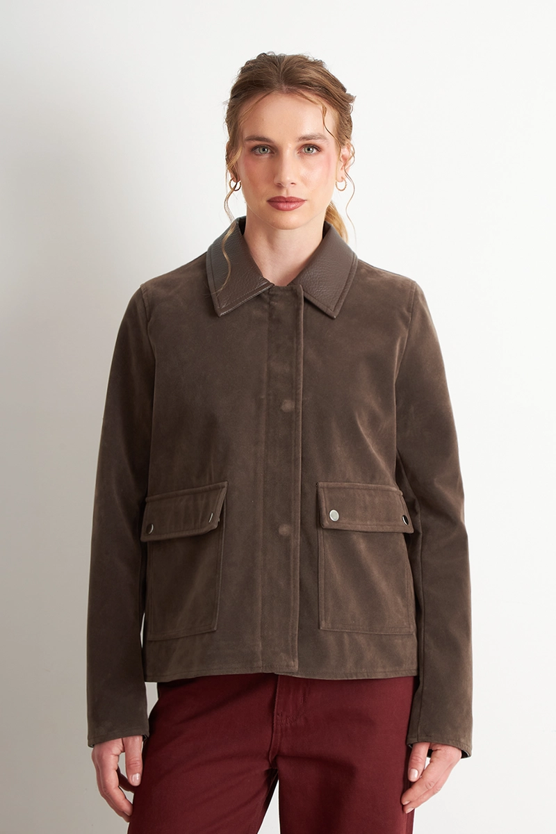 CHAQUETA TIPO GAMUZA CUELLO ECOCUERO CAFE  NICOPOLY - 5