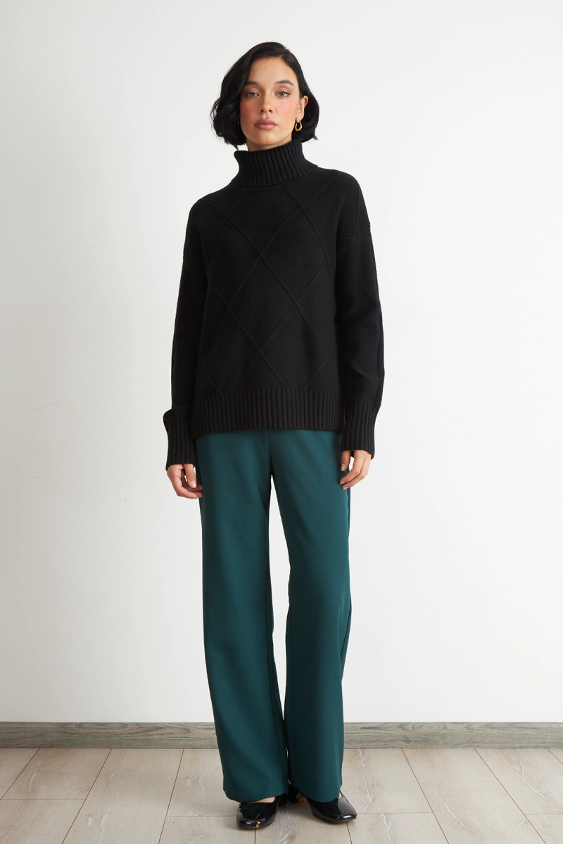 SWEATER CUELLO ALTO ROMBOS NEGRO NICOPOLY - 2