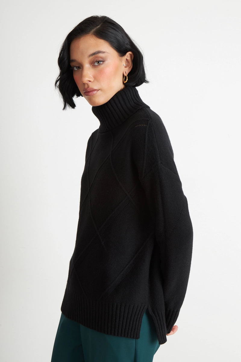 SWEATER CUELLO ALTO ROMBOS NEGRO NICOPOLY - 3