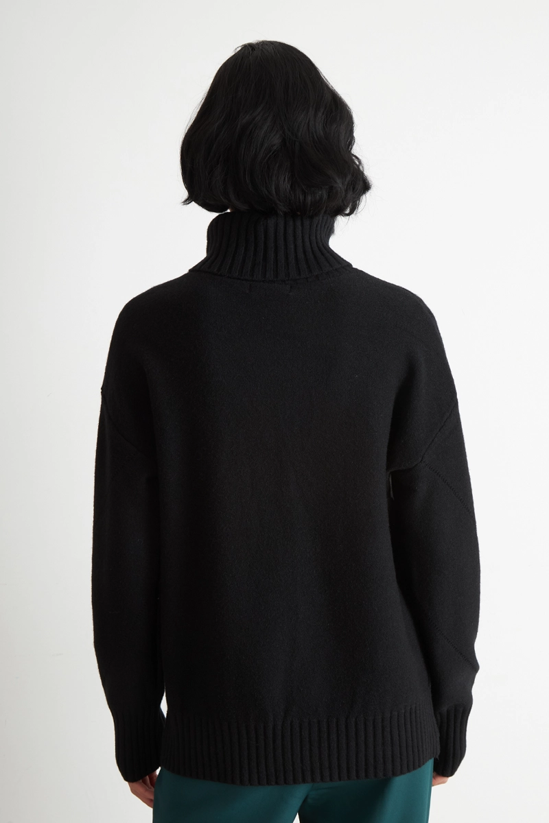 SWEATER CUELLO ALTO ROMBOS NEGRO NICOPOLY - 4