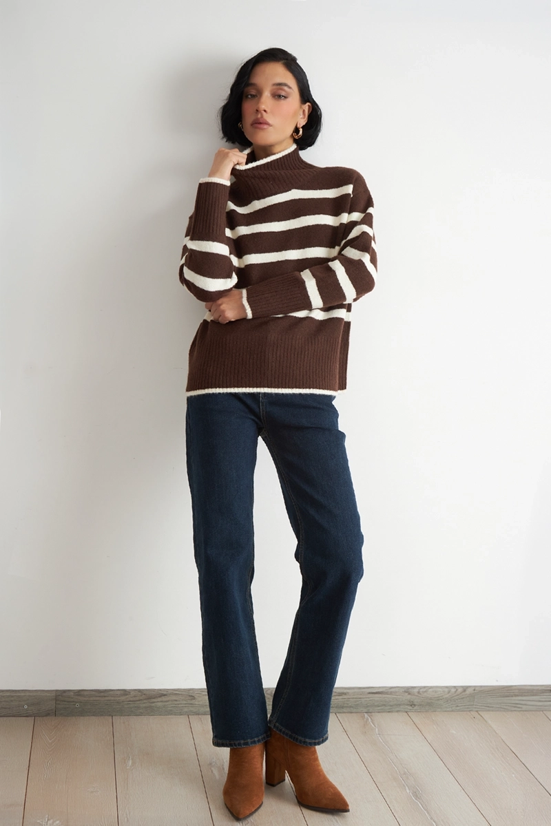 SWEATER CUELLO ALTO RAYAS HORIZONTALES MOCCA NICOPOLY - 2