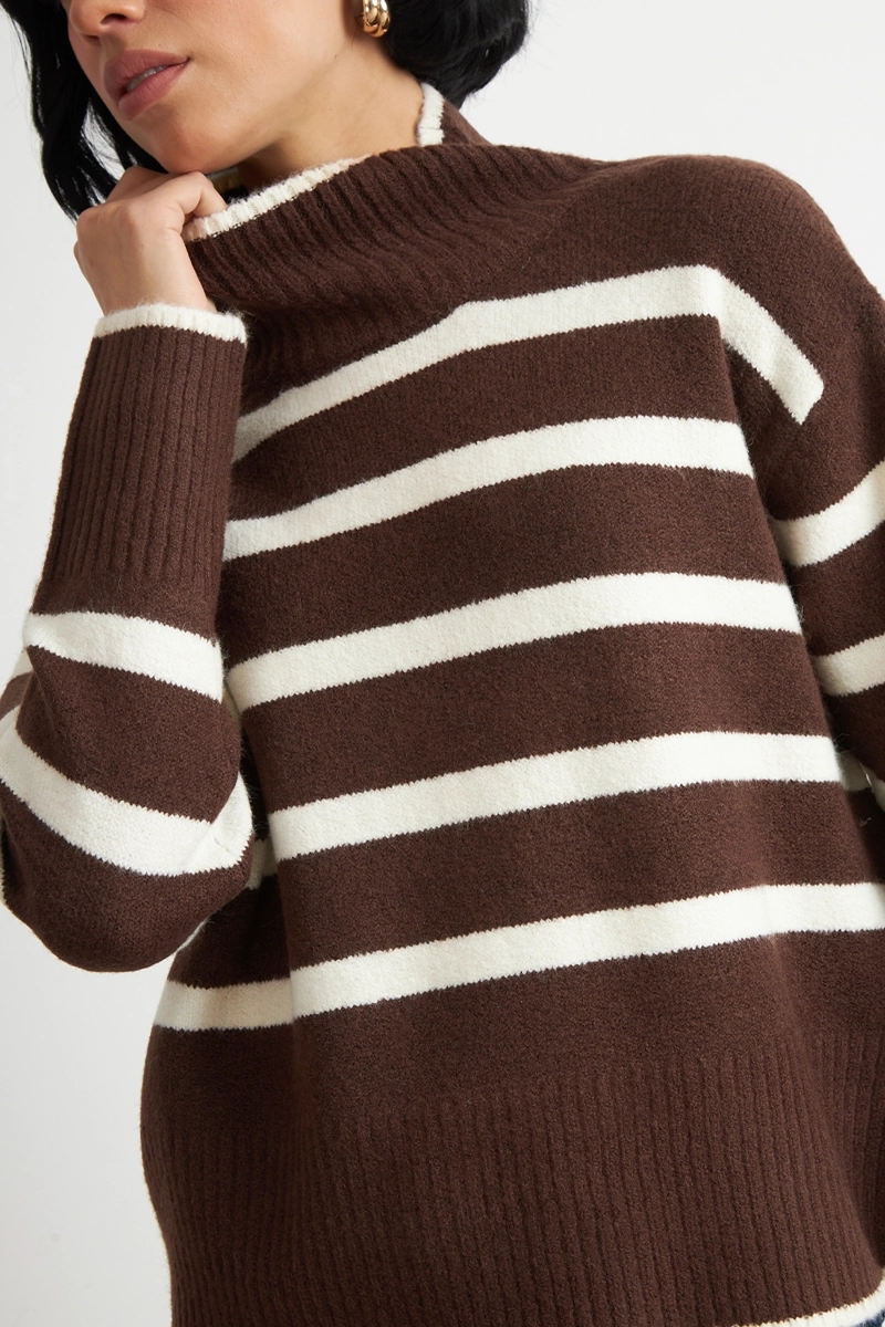 SWEATER CUELLO ALTO RAYAS HORIZONTALES MOCCA NICOPOLY - 6