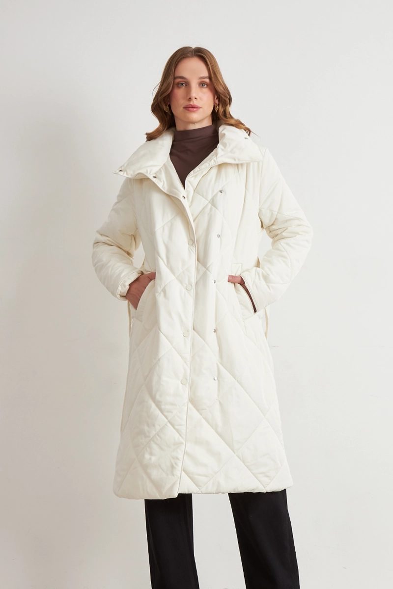 PARKA ACOLCHADA CON CINTURON LAZO BLANCO NICOPOLY - 1