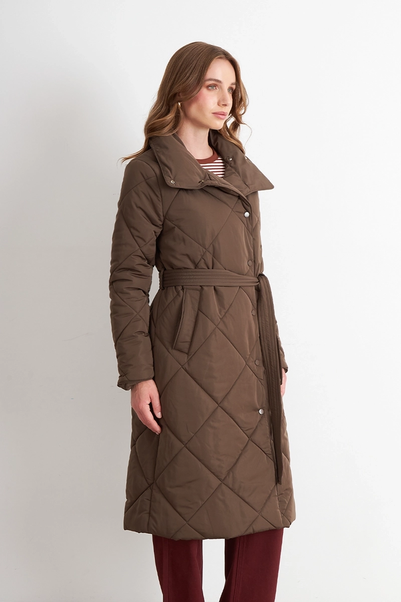 PARKA ACOLCHADA CON CINTURON LAZO CAFE  NICOPOLY - 3