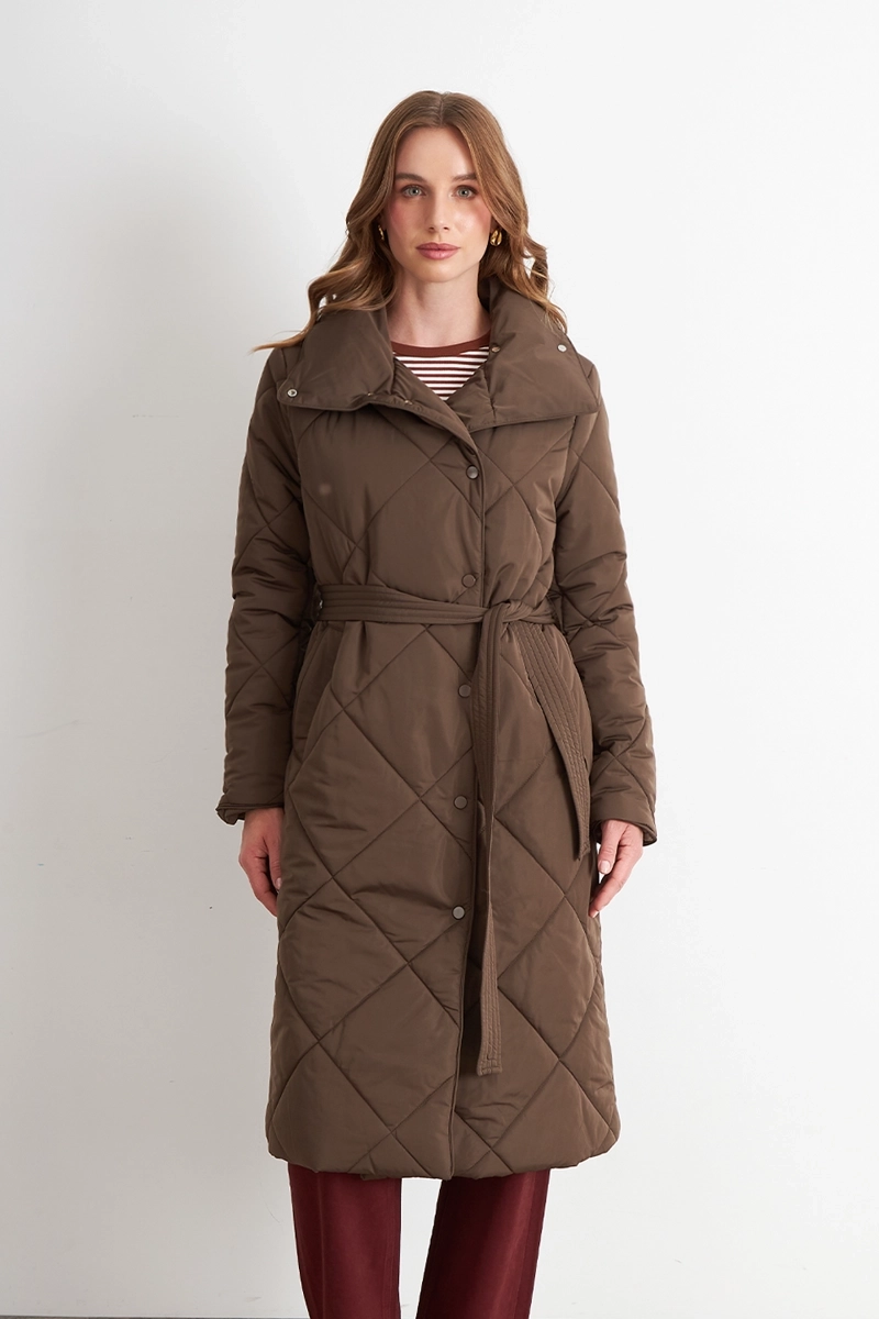 PARKA ACOLCHADA CON CINTURON LAZO CAFE  NICOPOLY - 5