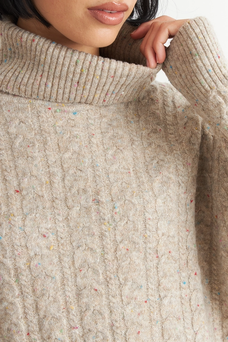 SWEATER TRENZADO CUELLO ALTO CAMEL NICOPOLY - 6