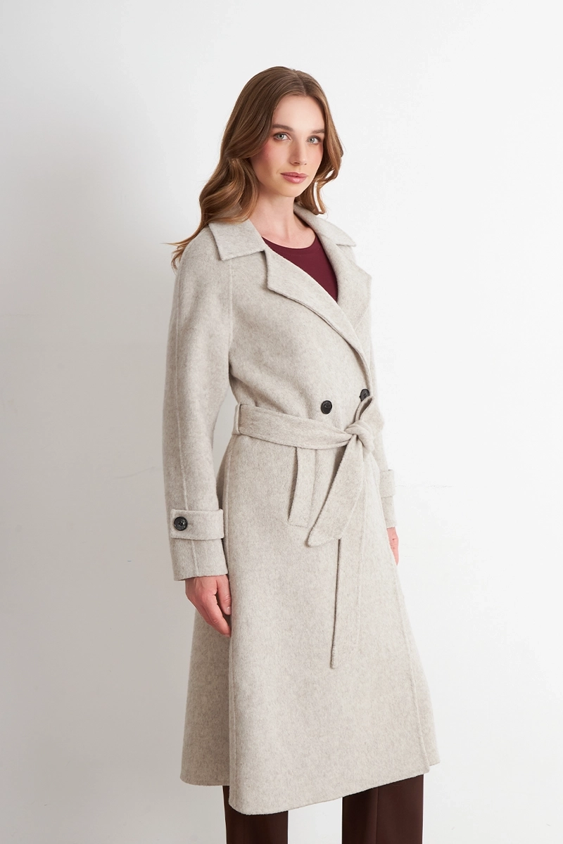 ABRIGO CON SOLAPA Y CINTURON BEIGE NICOPOLY - 3