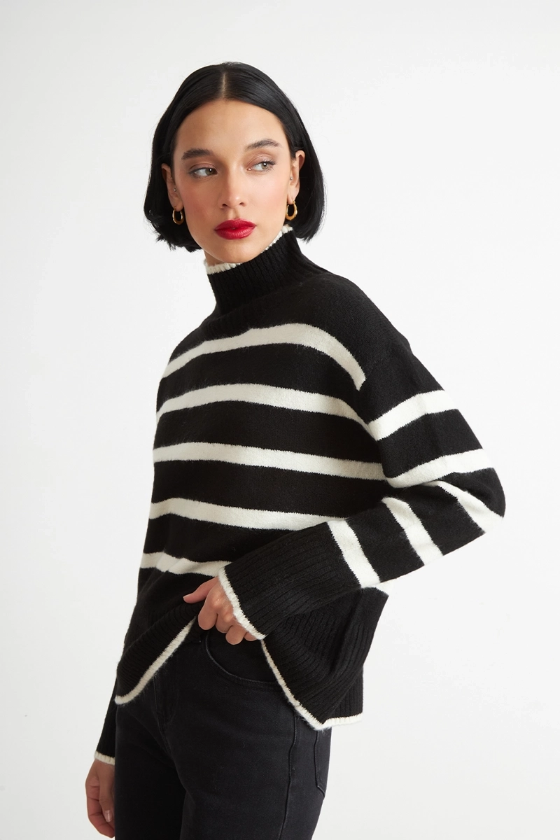 SWEATER CUELLO ALTO RAYAS HORIZONTALES NEGRO NICOPOLY - 3