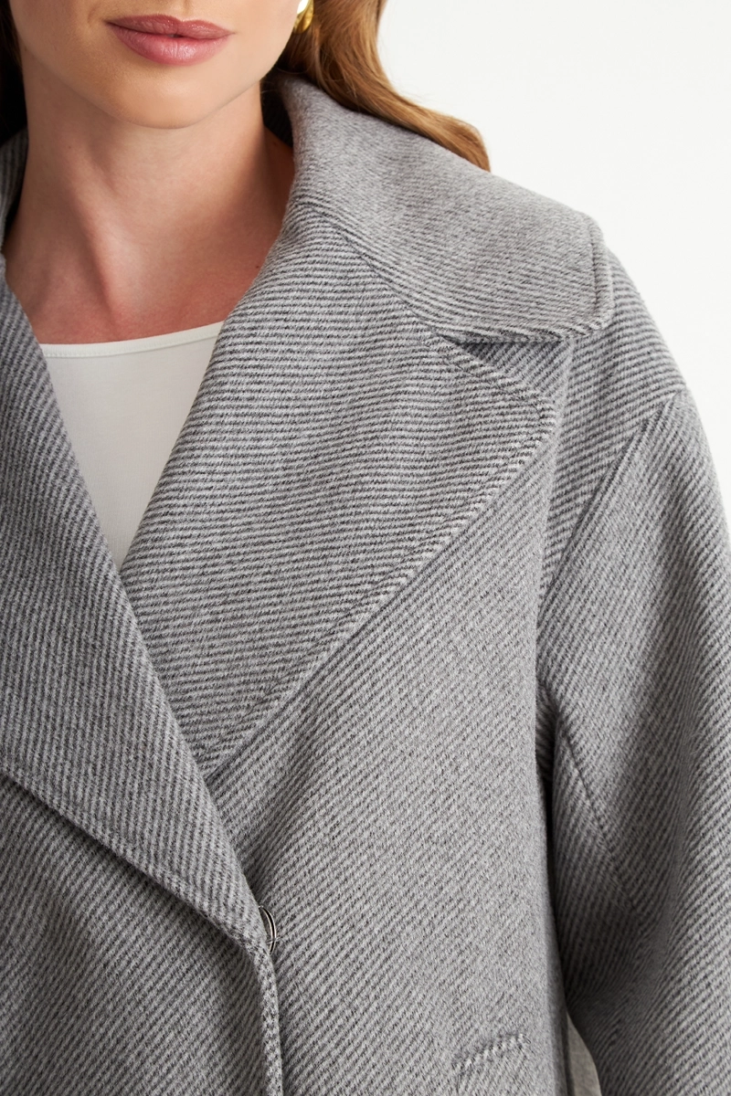 ABRIGO LANILLA CON SOLAPA GRIS NICOPOLY - 6