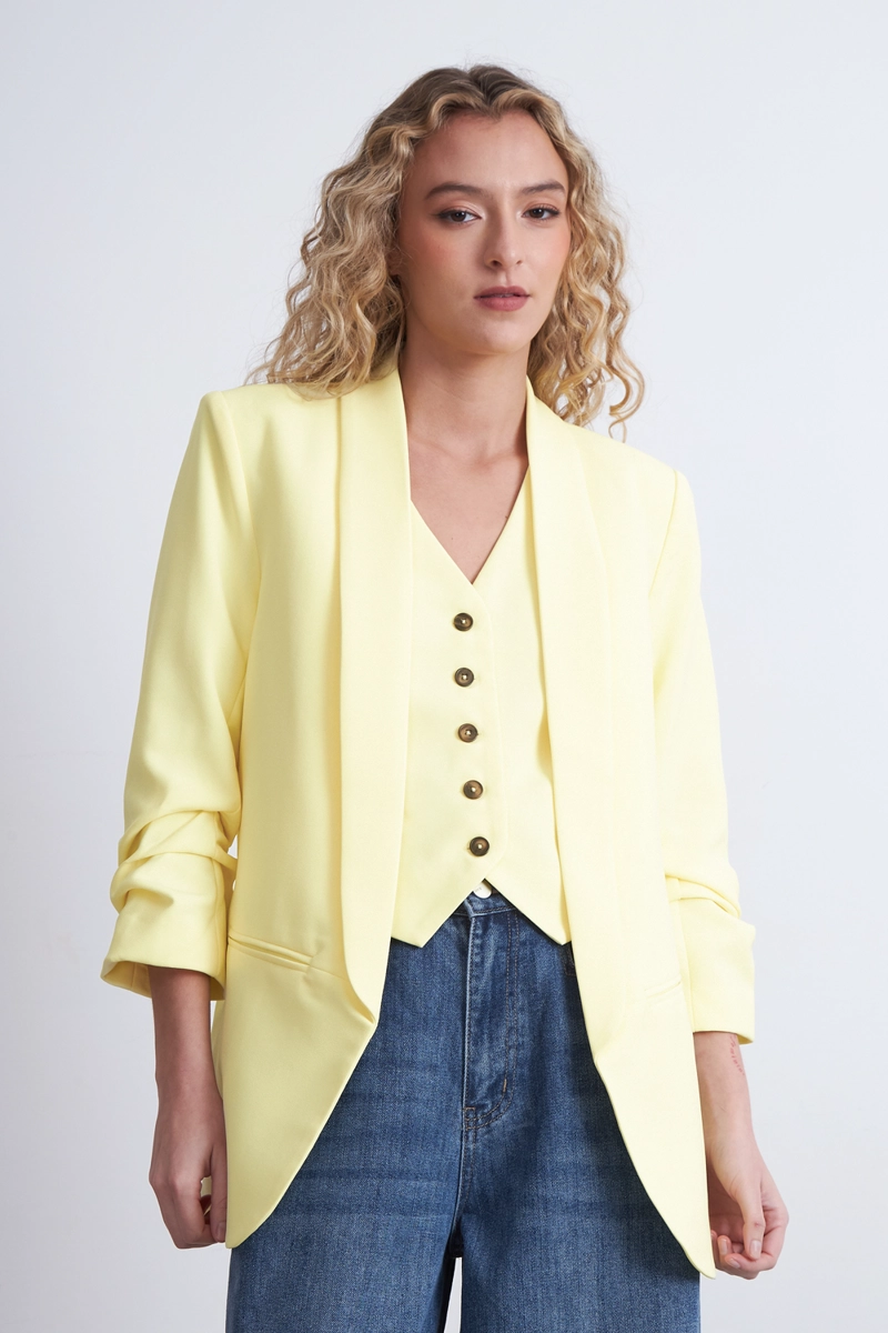 BLAZER MANGA 3/4 AJUSTADO CON SOLAPAS AMARILLO MANTEQUILLA NICOPOLY - 1