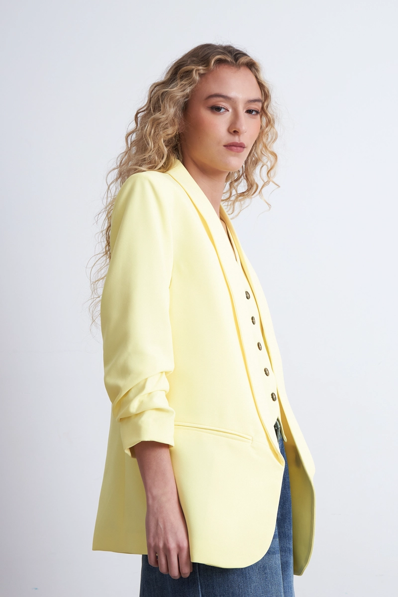BLAZER MANGA 3/4 AJUSTADO CON SOLAPAS AMARILLO MANTEQUILLA NICOPOLY - 3