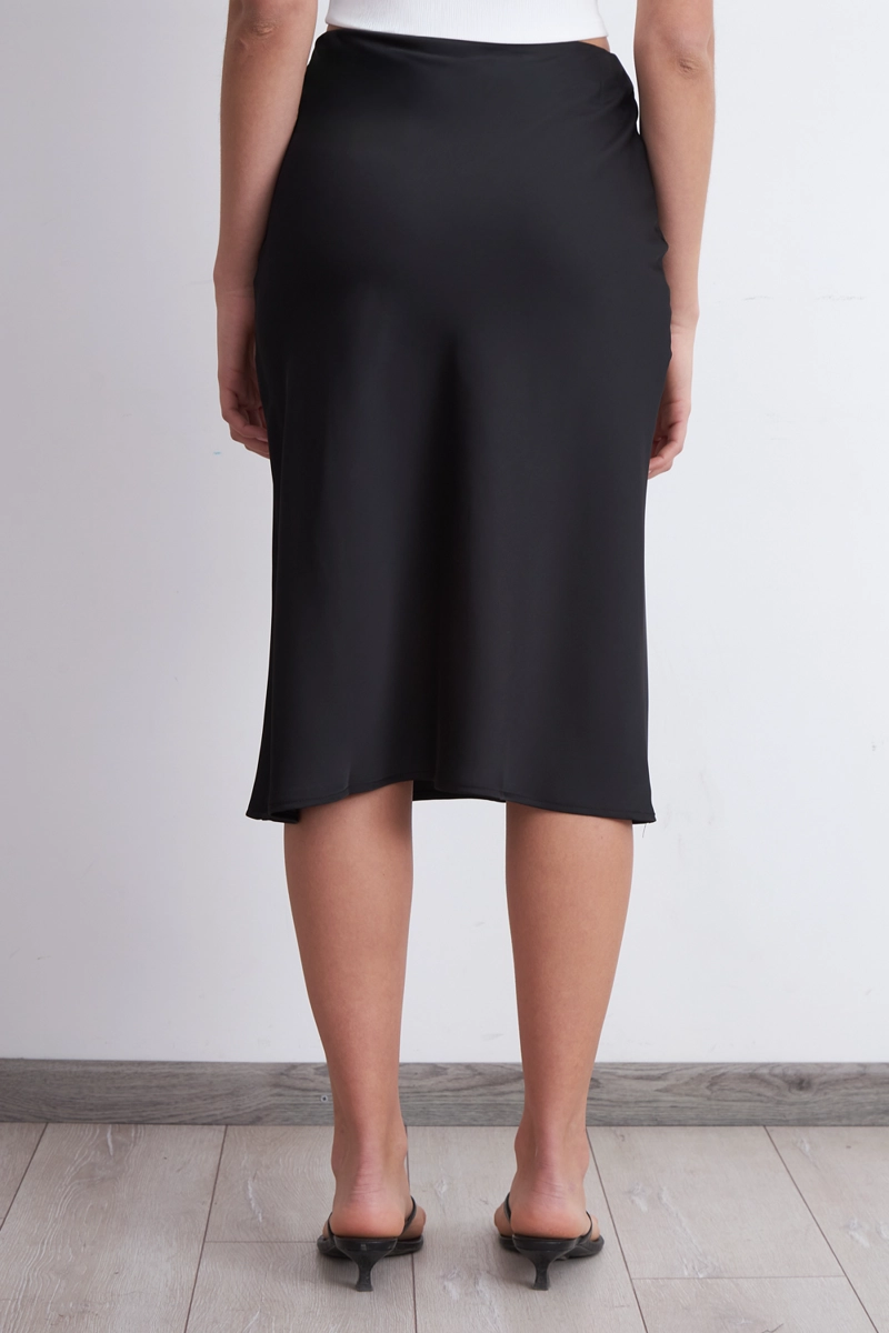 FALDA TIPO SATIN NEGRO MUJER NICOPOLY - 4