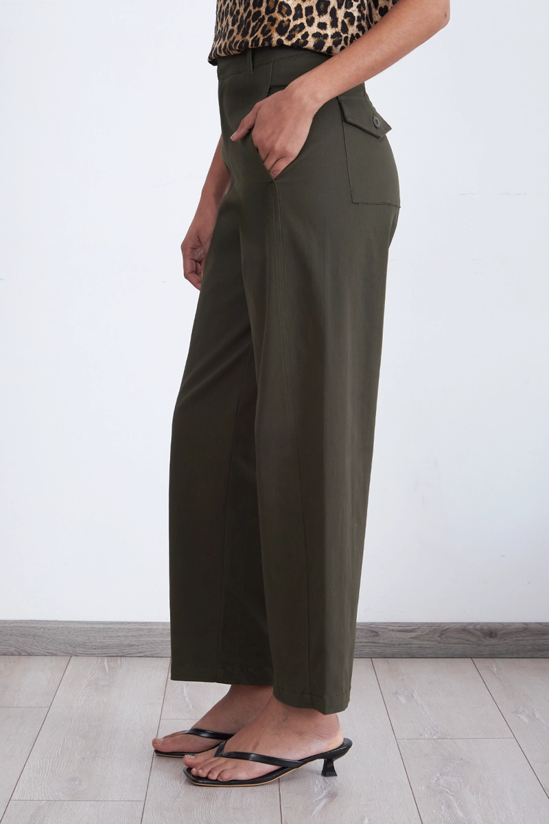 PANTALON CORTE BARREL OLIVA MUJER NICOPOLY - 3