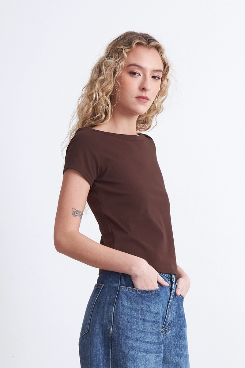 POLERA MANGA CORTA CUELLO BOTE CAFE MUJER NICOPOLY - 2