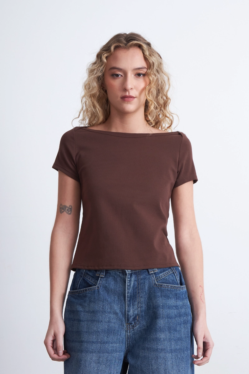POLERA MANGA CORTA CUELLO BOTE CAFE MUJER NICOPOLY - 6