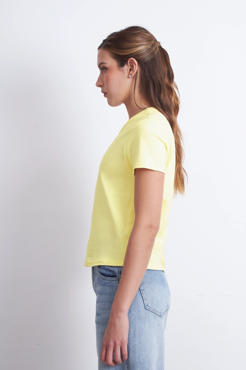 POLERA CUELLO REDONDO MANGA CORTA AMARILLO MUJER NICOPOLY - 3