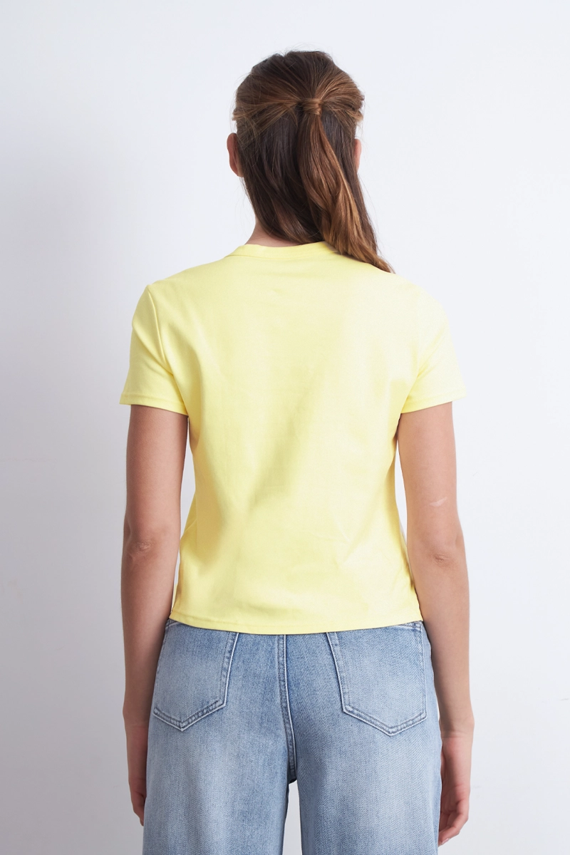 POLERA CUELLO REDONDO MANGA CORTA AMARILLO MUJER NICOPOLY - 4