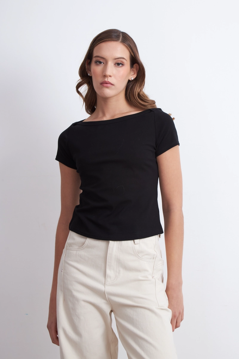 POLERA MANGA CORTA CUELLO BOTE NEGRO MUJER NICOPOLY - 6