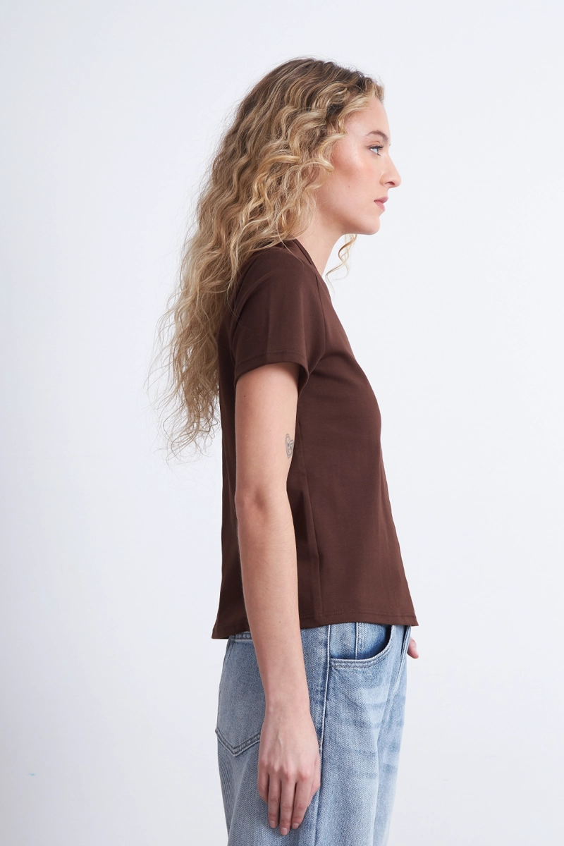 POLERA CUELLO REDONDO MANGA CORTA CAFE MUJER NICOPOLY - 3
