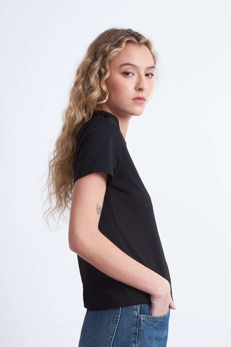 POLERA CUELLO REDONDO MANGA CORTA NEGRO MUJER NICOPOLY - 3
