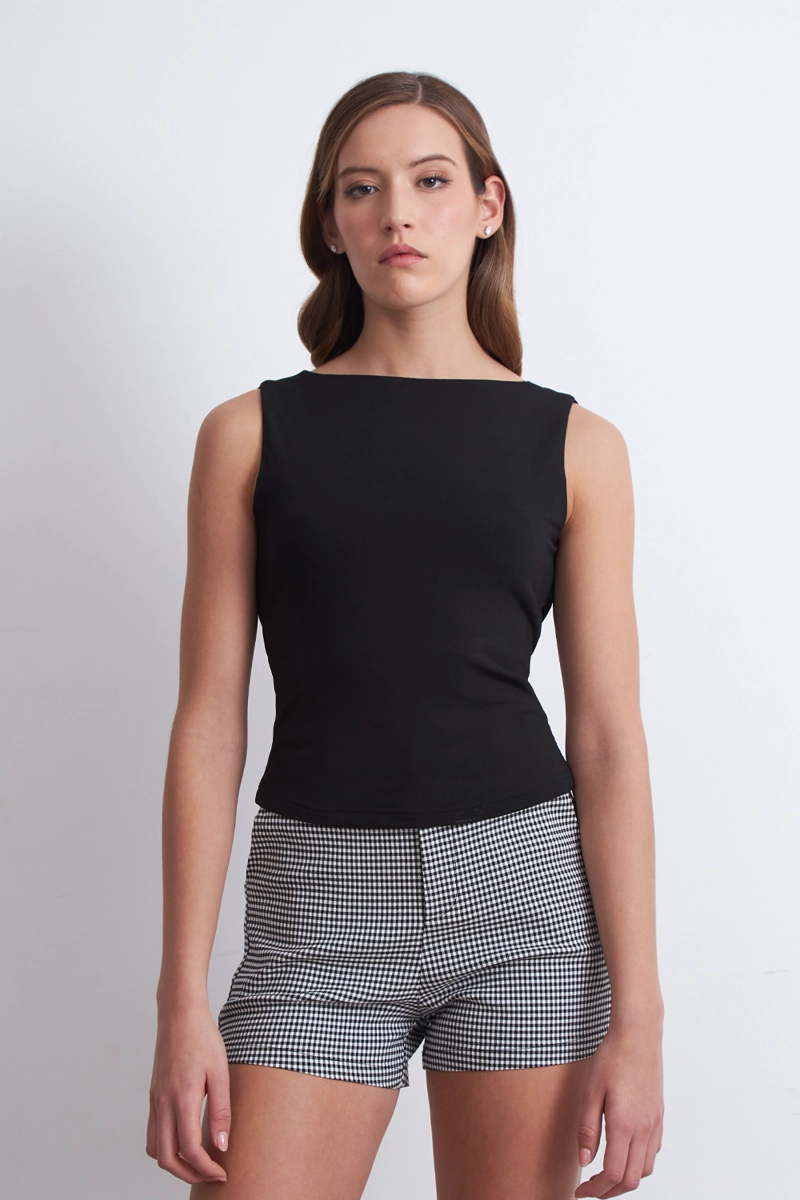 TOP CUELLO BOTE ESPALDA DRAPEADA NEGRO NICOPOLY - 5