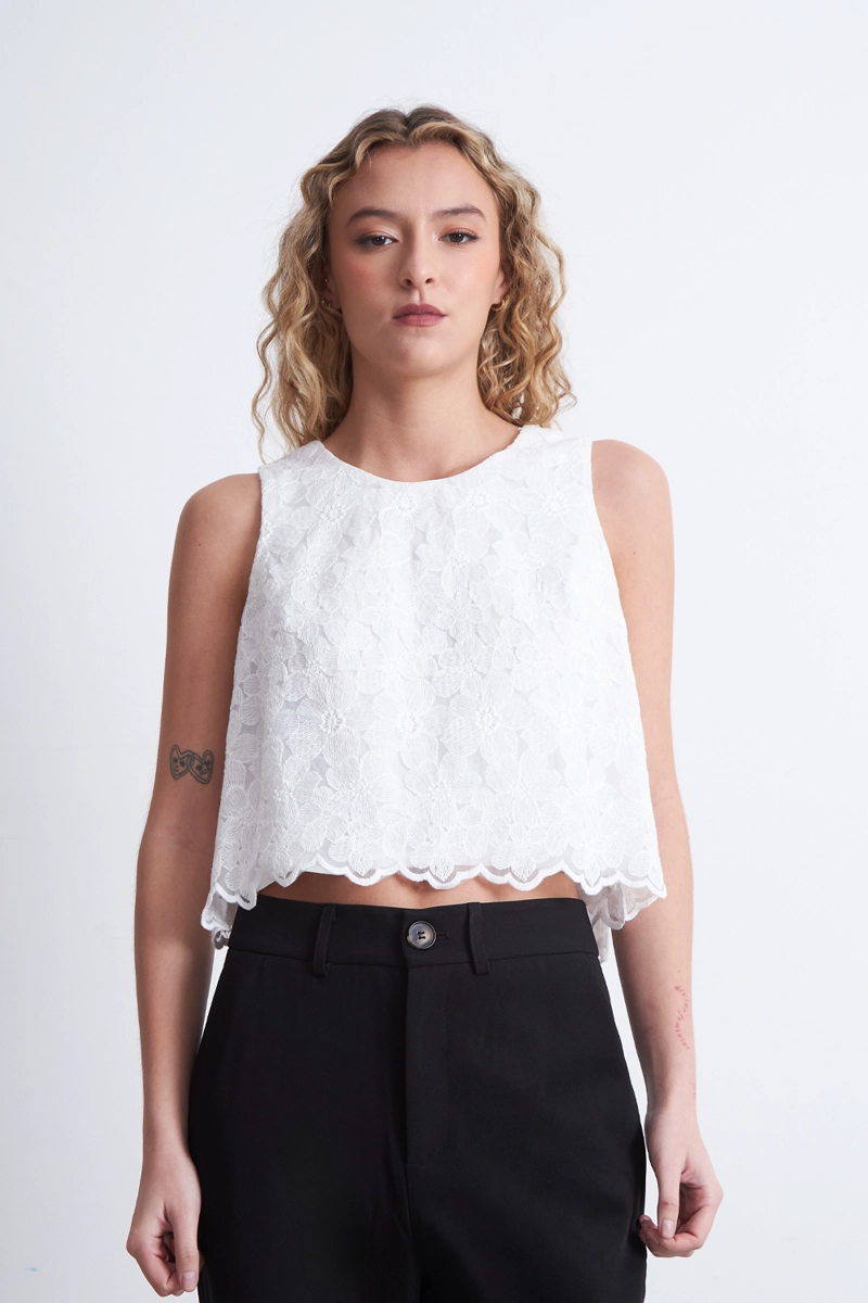 TOP SIN MANGA DE ENCAJE FLORES BLANCO NICOPOLY - 5