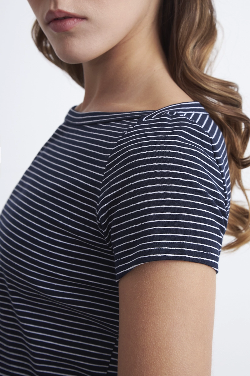POLERA RAYAS HORIZONTALES CUELLO BOTE AZUL MARINO MUJER NICOPOLY - 7
