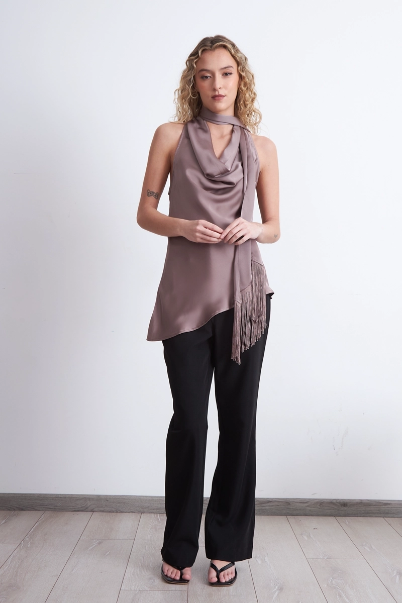 BLUSA DRAPEADA TIPO SATIN CON CORBATIN ROSADO NICOPOLY - 2