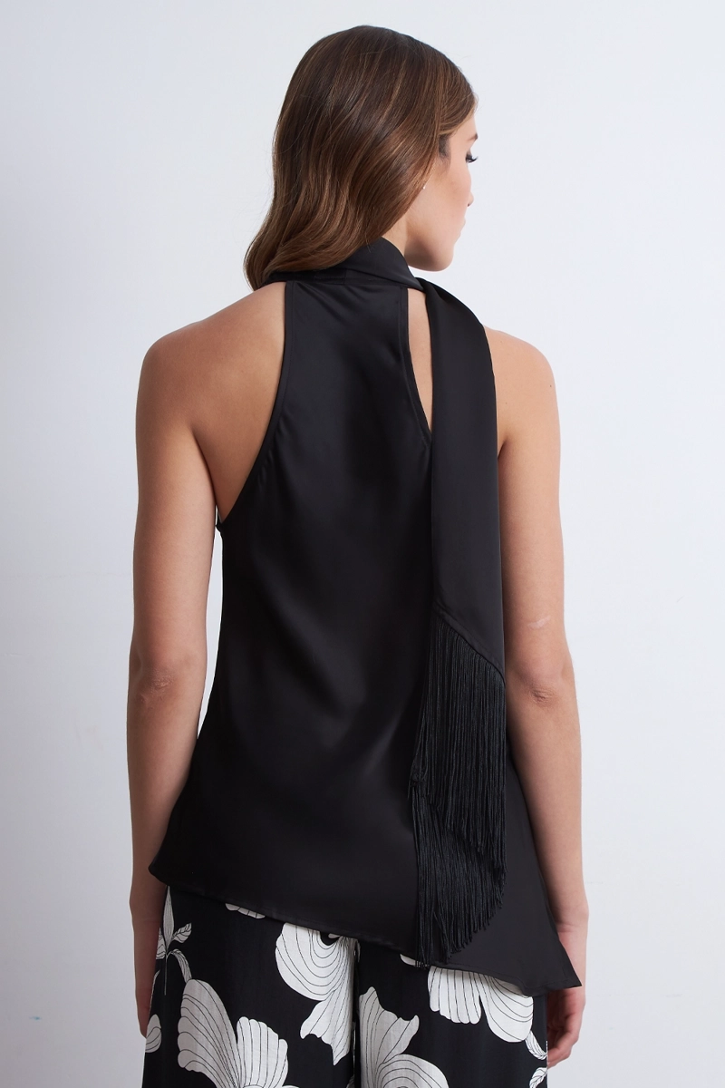 BLUSA DRAPEADA TIPO SATIN CON CORBATIN NEGRO NICOPOLY - 4