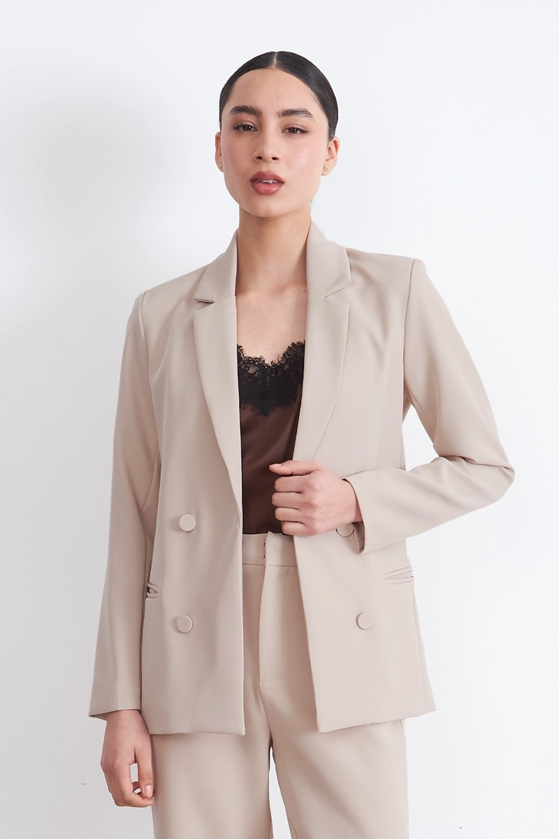 BLAZER BASICO DE TOPE BEIGE NICOPOLY - 6