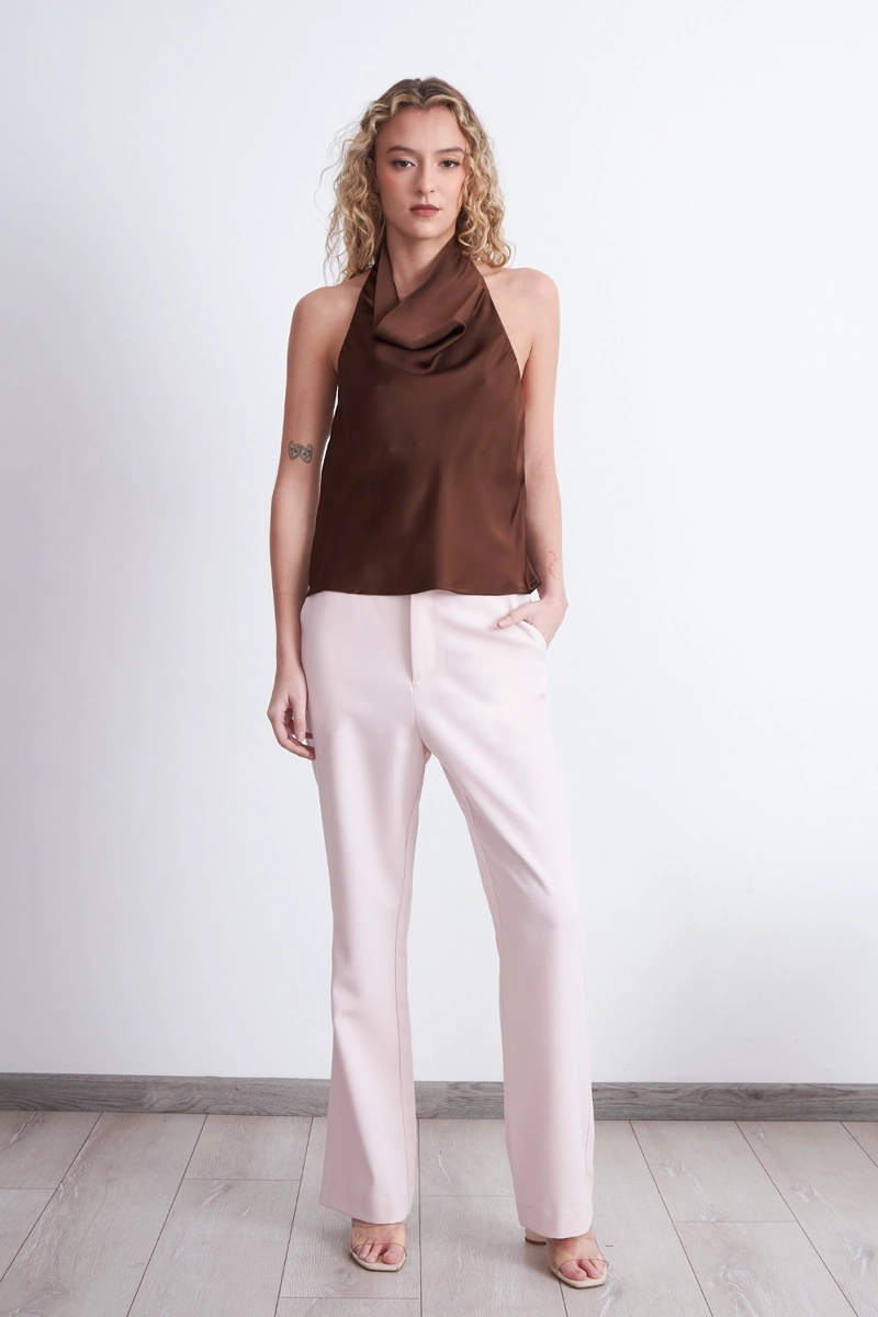 BLUSA DRAPEADA TIPO SATIN CUELLO ALTO CAFE MUJER NICOPOLY - 1