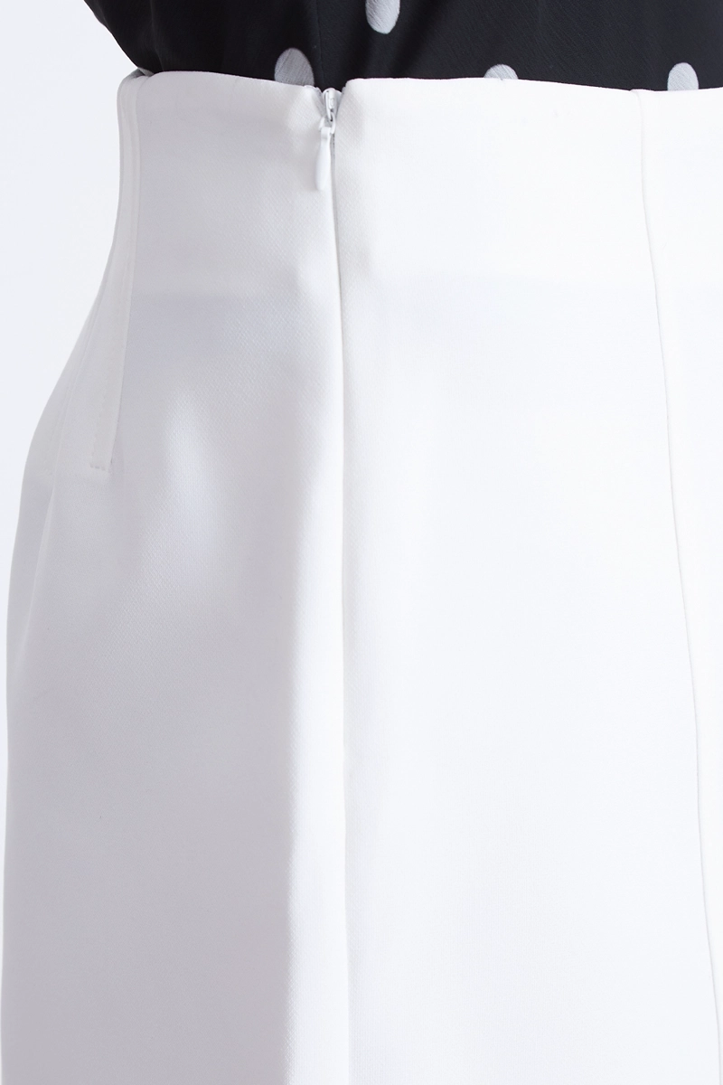 SHORT BASICO TIRO ALTO BLANCO MUJER NICOPOLY - 7