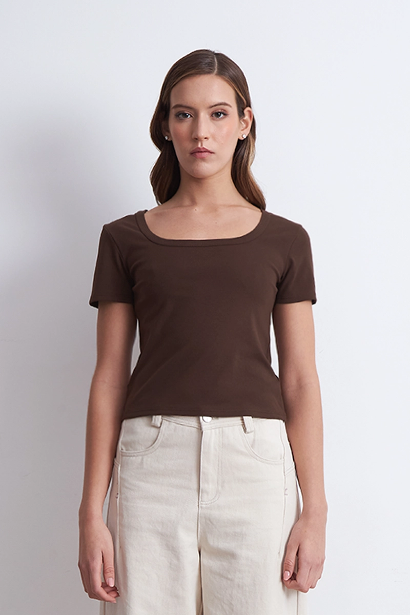 POLERA BASICA MANGA CORTA CUELLO U CAFE MUJER NICOPOLY - 6