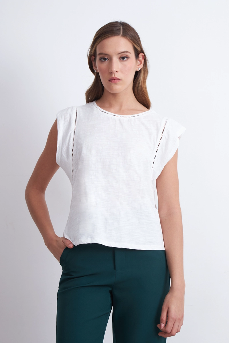 POLERA MANGA CAIDA DETALLE CALADO BLANCO MUJER NICOPOLY - 6