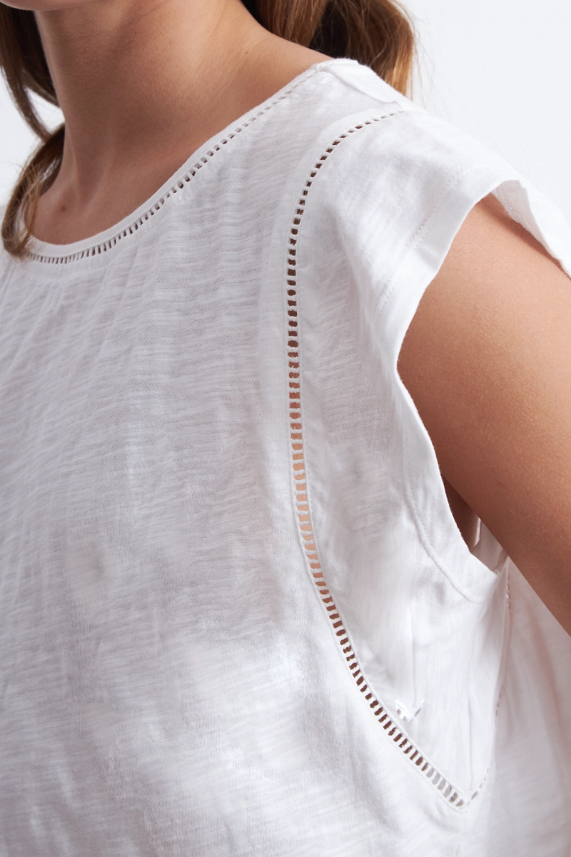 POLERA MANGA CAIDA DETALLE CALADO BLANCO MUJER NICOPOLY - 7