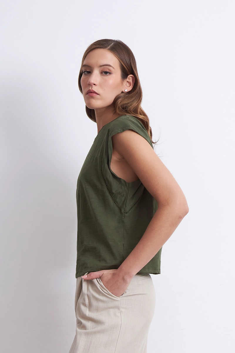 POLERA MANGA CAIDA DETALLE CALADO OLIVA MUJER NICOPOLY - 3