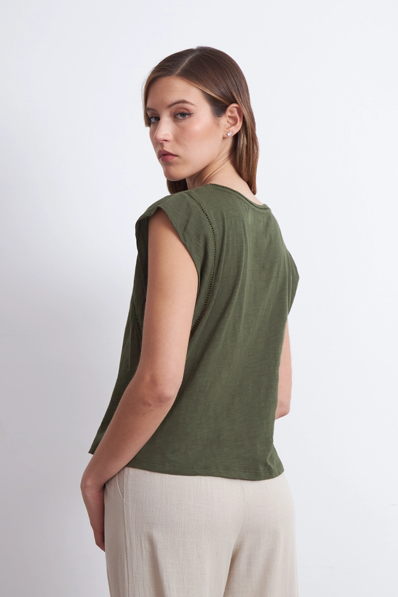 POLERA MANGA CAIDA DETALLE CALADO OLIVA MUJER NICOPOLY - 4