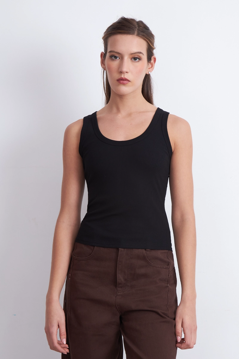 TOP SIN MANGAS CUELLO U NEGRO MUJER NICOPOLY - 6
