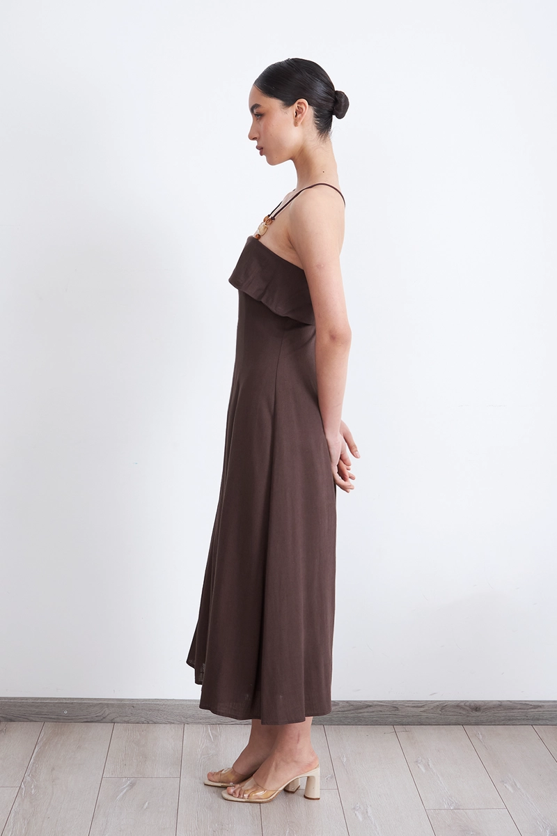VESTIDO MIDI CON VOLANTE CAFE MUJER NICOPOLY - 3