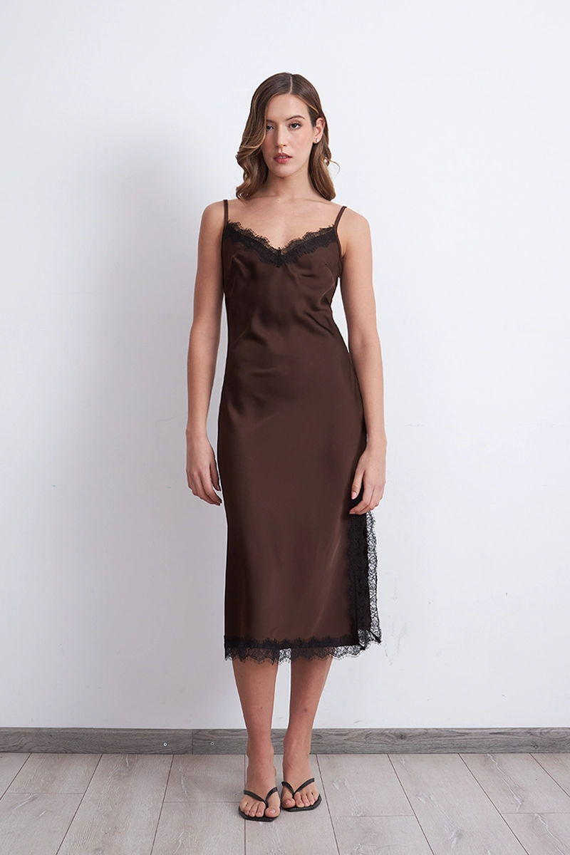 VESTIDO LENCERO SATINADO CON ENCAJE CAFE MUJER NICOPOLY - 2