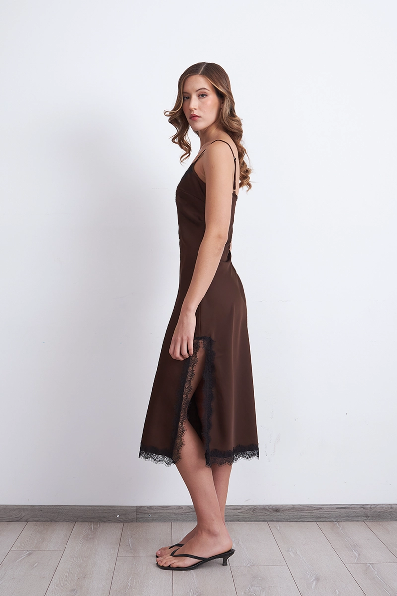 VESTIDO LENCERO SATINADO CON ENCAJE CAFE MUJER NICOPOLY - 3