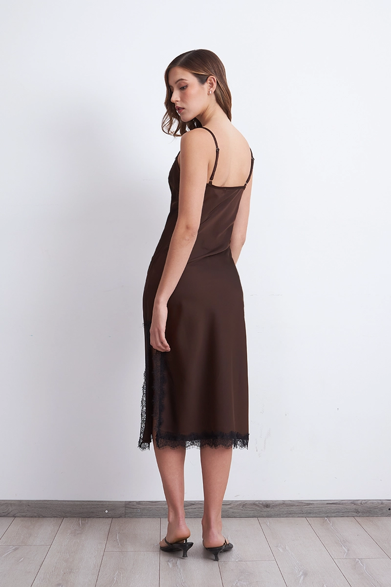 VESTIDO LENCERO SATINADO CON ENCAJE CAFE MUJER NICOPOLY - 4