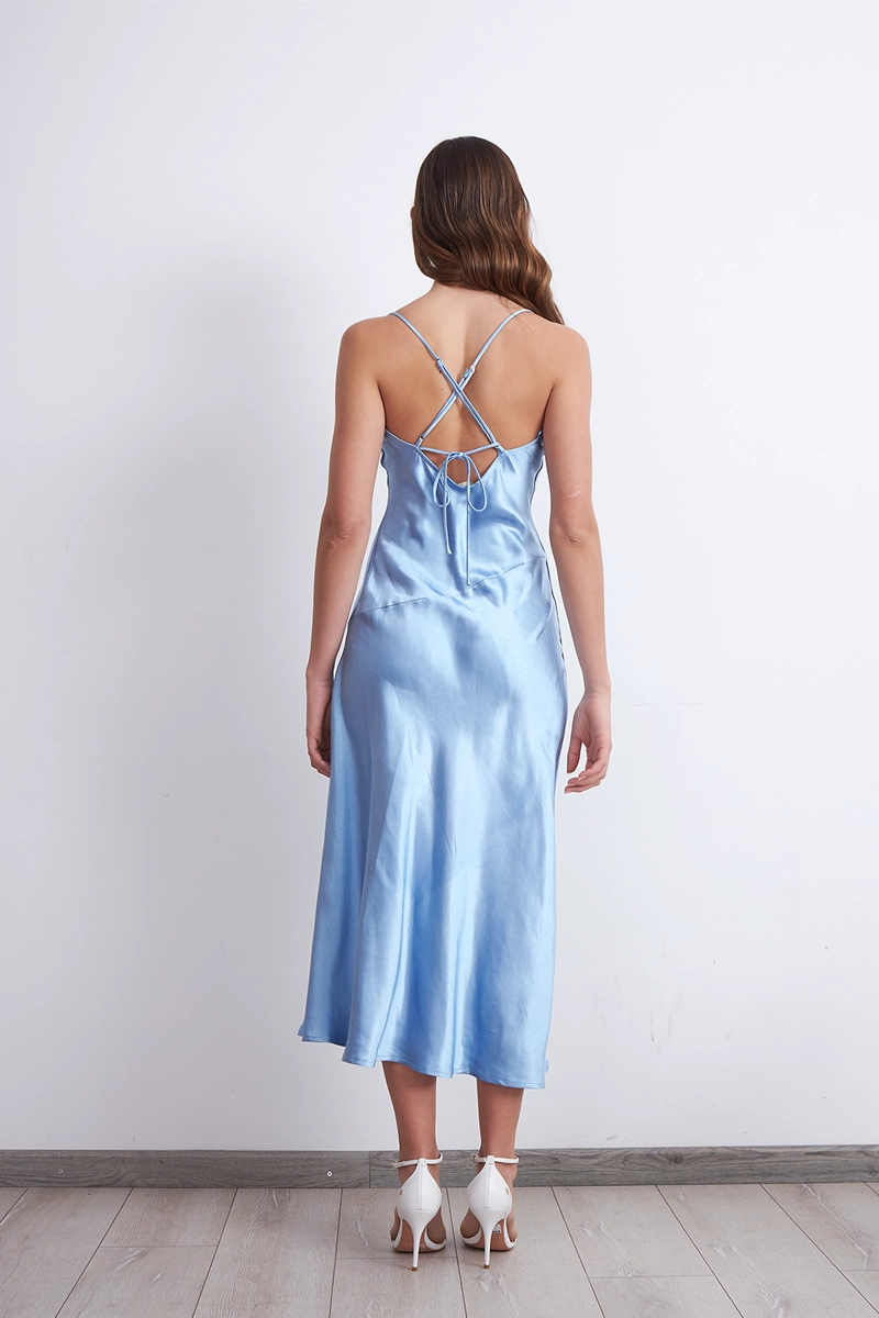 VESTIDO MIDI SATINADO DRAPEADO SATIN CELESTE MUJER NICOPOLY - 4